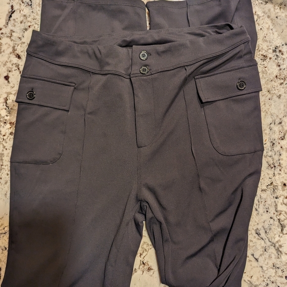 Halara high waisted flare cargo pants - Picture 2 of 8